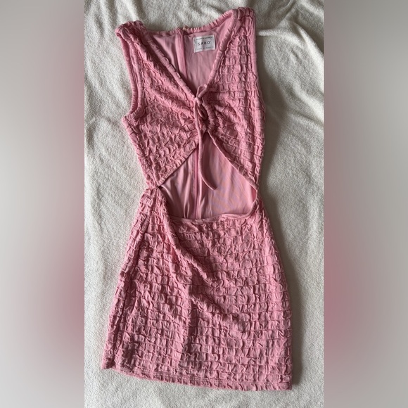 Sabo Skirt Dresses & Skirts - Sabo Skirt Pink Textured Cut-Out Mini Dress - Size Medium